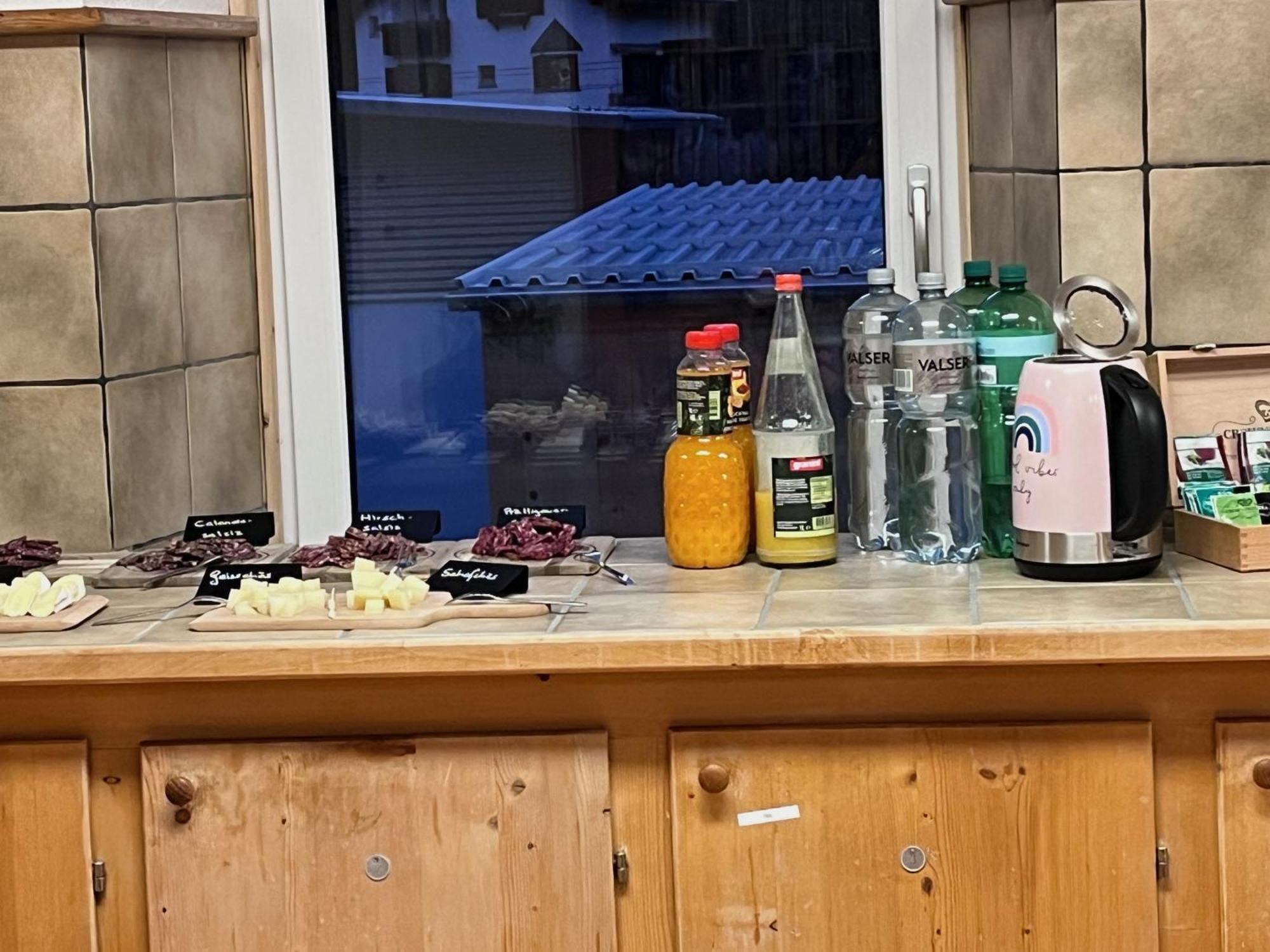 Chrona Bed & Breakfast Jenaz Kültér fotó